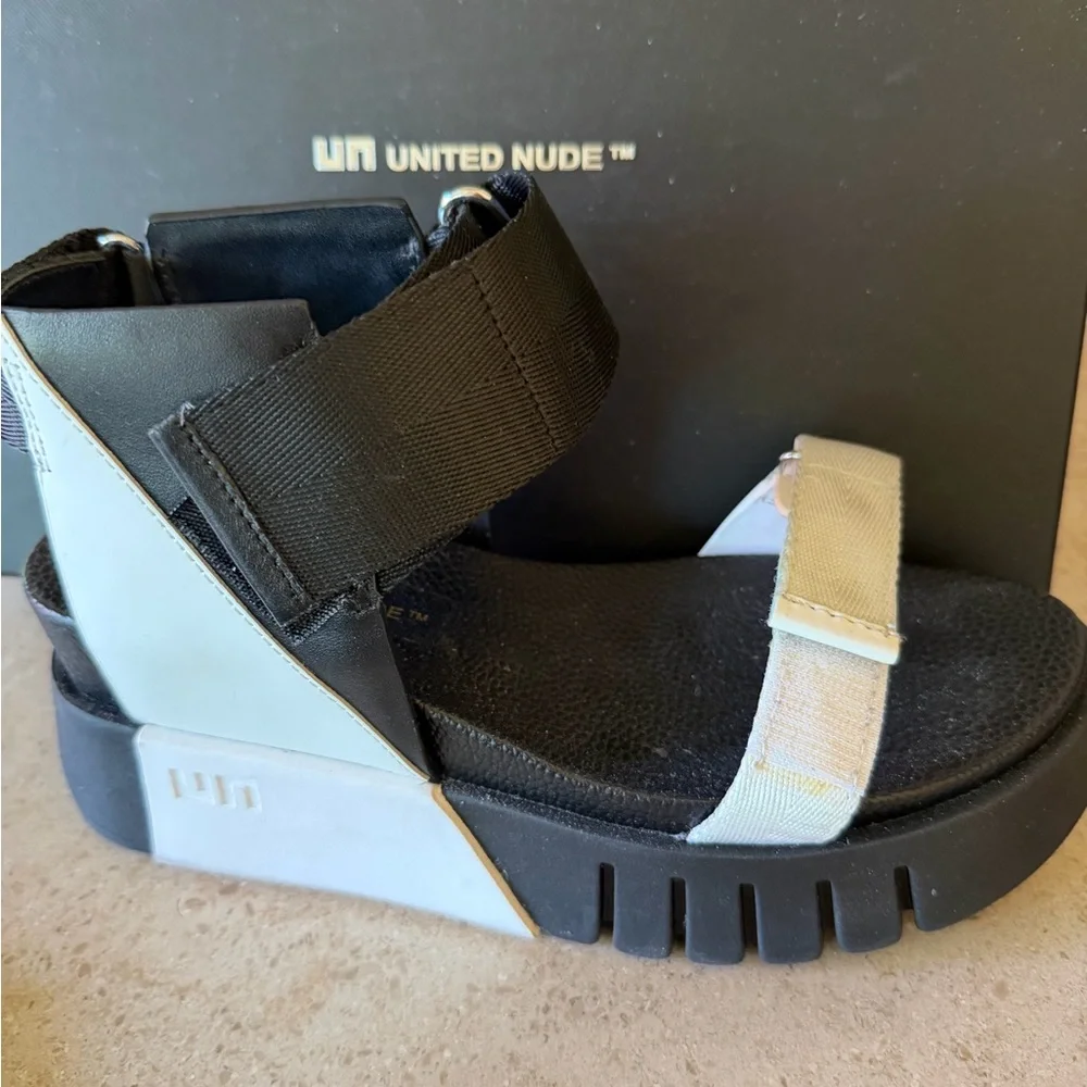 Great looking pair of United Nude size 39 platform shoes.